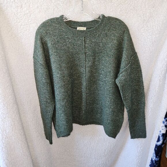 LEGENDAY OUTFITTERS Green Sweater Size Medium - Picture 1 of 4